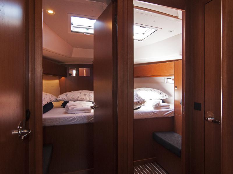 Book yachts online - sailboat - Bavaria Cruiser 46 - Adria Mimi - rent