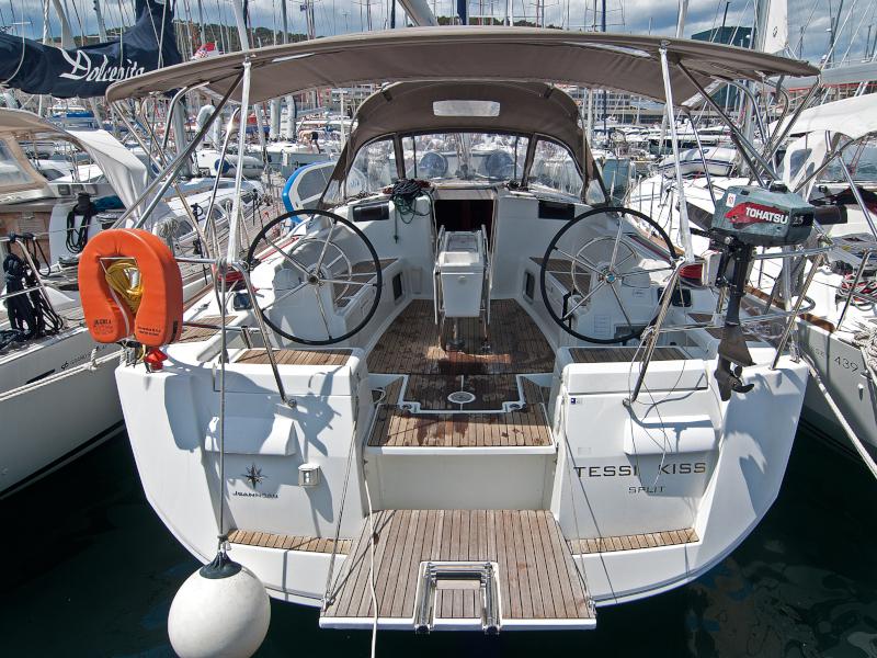 Book yachts online - sailboat - Sun Odyssey 439 - Tessi Kiss - rent