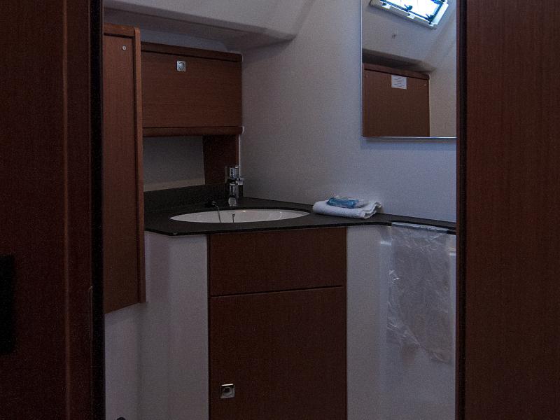 Book yachts online - sailboat - Bavaria Cruiser 46 - Adria Kristina - rent