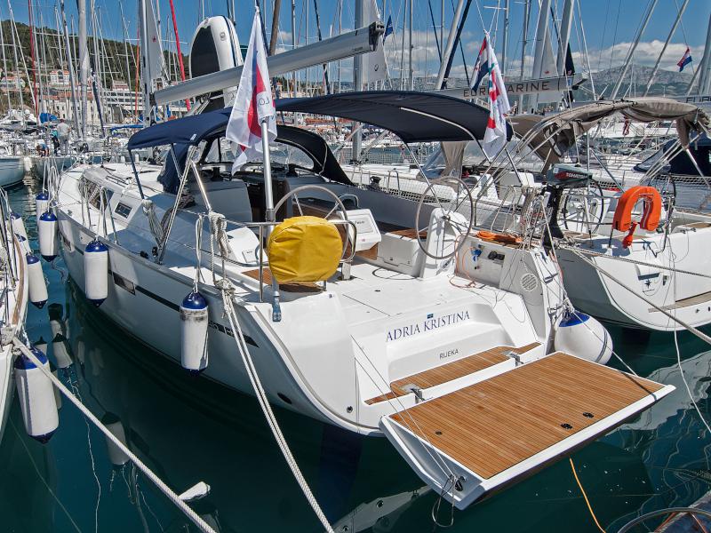 Book yachts online - sailboat - Bavaria Cruiser 46 - Adria Kristina - rent