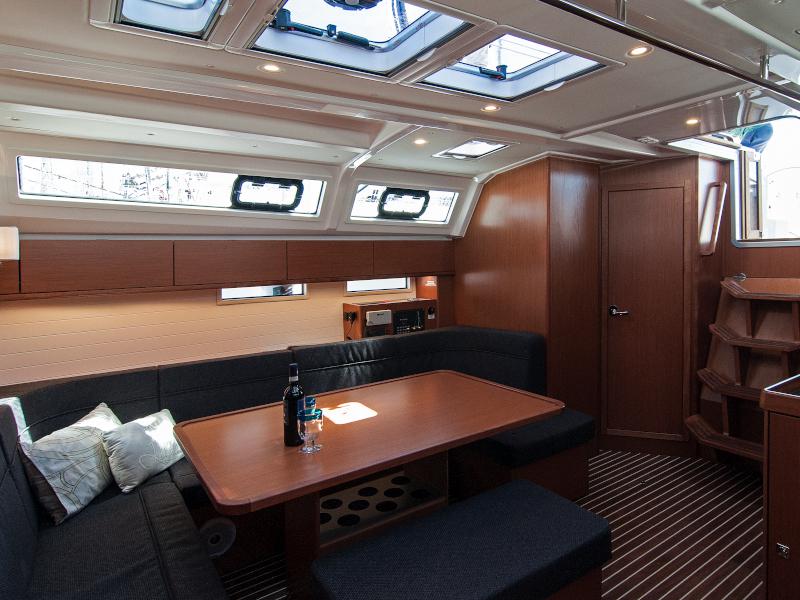 Book yachts online - sailboat - Bavaria Cruiser 46 - Adria Kristina - rent