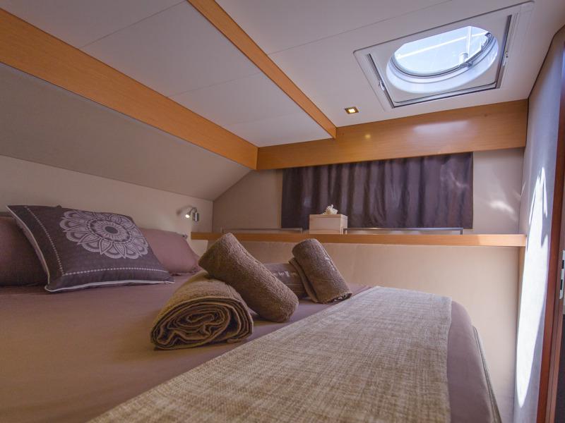 Book yachts online - catamaran - Sanya 57 - 5 cabi version - Highjinks II - rent