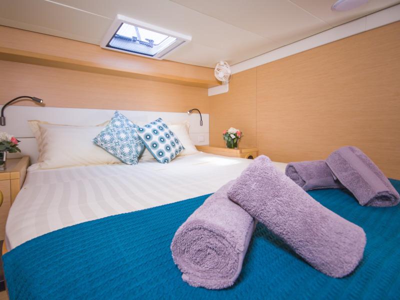 Book yachts online - catamaran - Lagoon 52 - 6 cabin verison - Lucky clover - rent