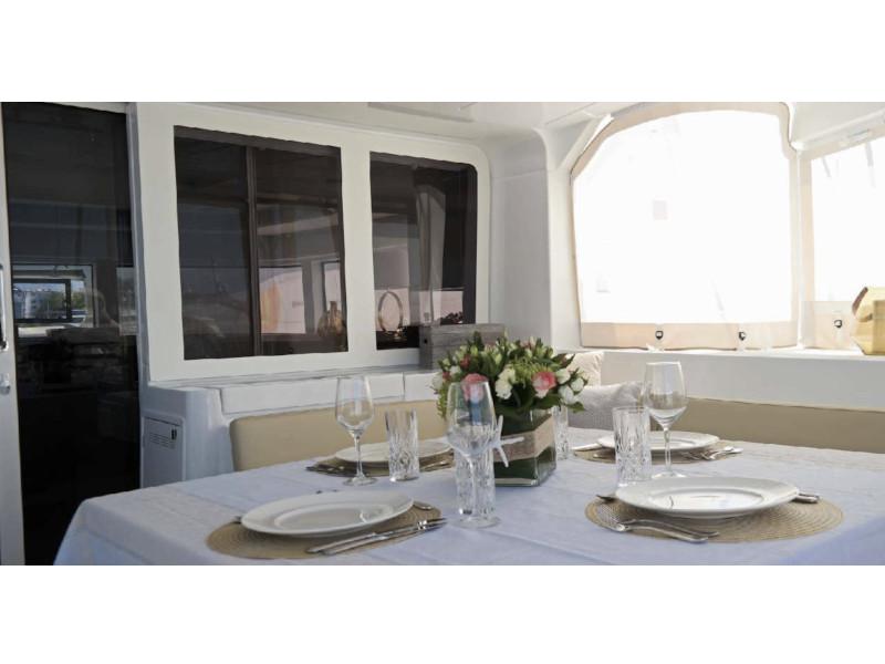 Book yachts online - catamaran - Lagoon 52 - 5 cabin version - Flo - rent