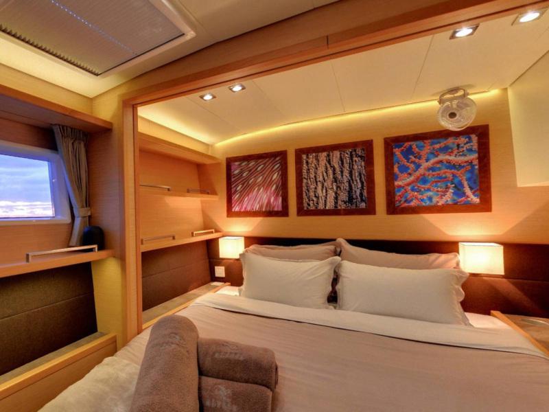 Book yachts online - catamaran - Lagoon 560 S2 - Alyssa - rent