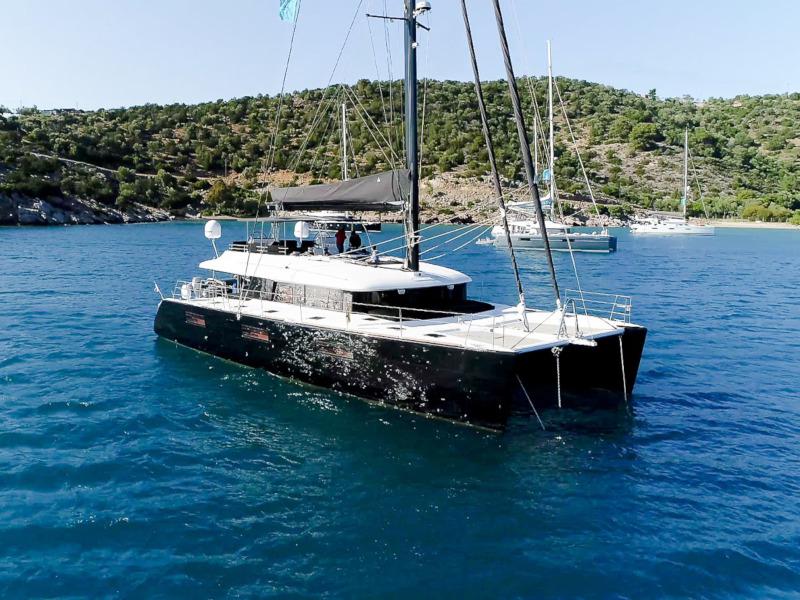 Book yachts online - catamaran - Lagoon 62 - 4 cabin version - Carpe Diem - rent