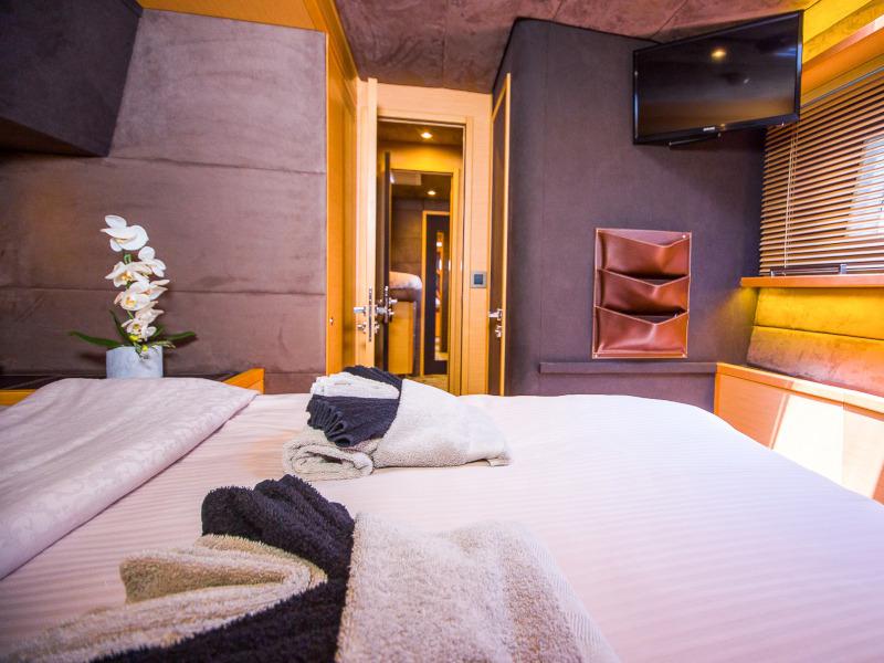 Book yachts online - catamaran - Lagoon 62 - 4 cabin version - Carpe Diem - rent