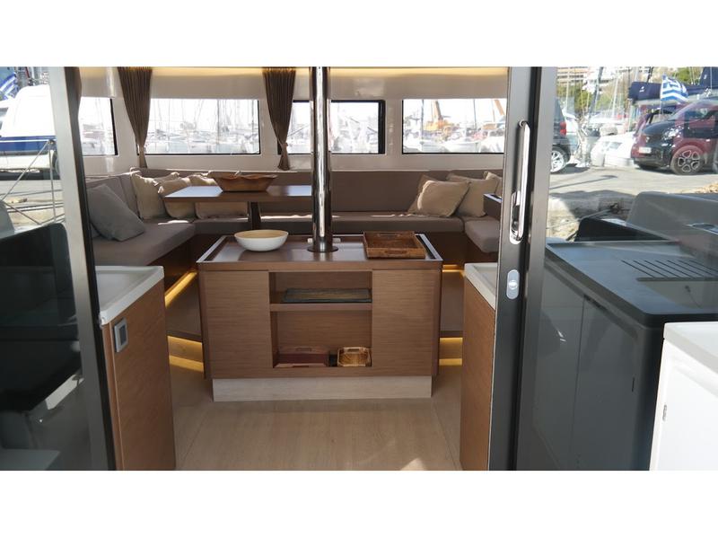 Book yachts online - catamaran - Lagoon 450  Flybridge - For Sail  - rent