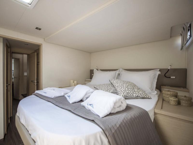 Book yachts online - catamaran - Saba 50 -  5 cabin version - Sea Energy V - rent