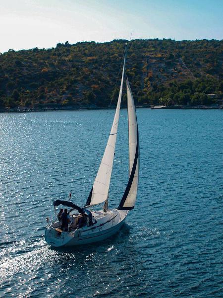 Book yachts online - sailboat - Bavaria 32 - Sea Star - rent