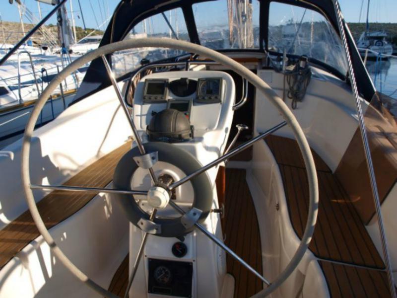 Book yachts online - sailboat - Bavaria 32 - Sea Star - rent