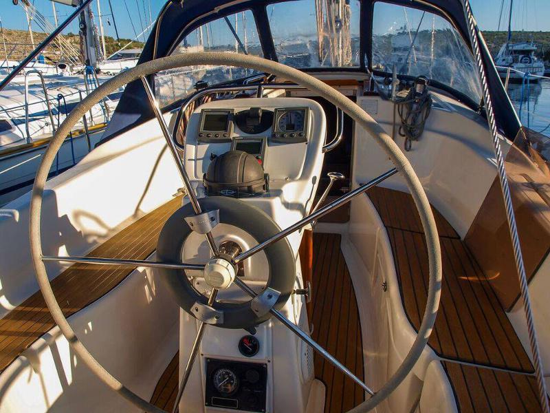 Book yachts online - sailboat - Bavaria 32 - Sea Star - rent