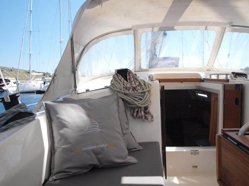 Book yachts online - sailboat - Bavaria 36 - Sea Wolf - rent