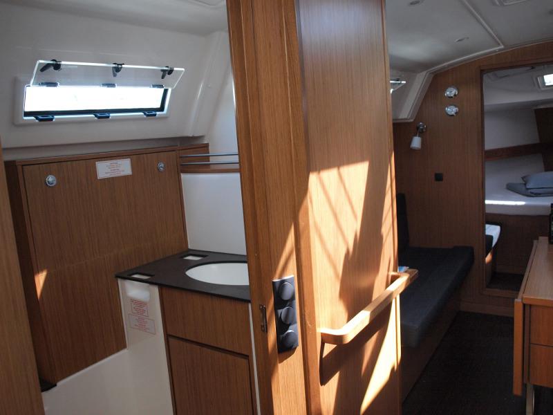 Book yachts online - sailboat - Bavaria 36 - Sea Wolf - rent