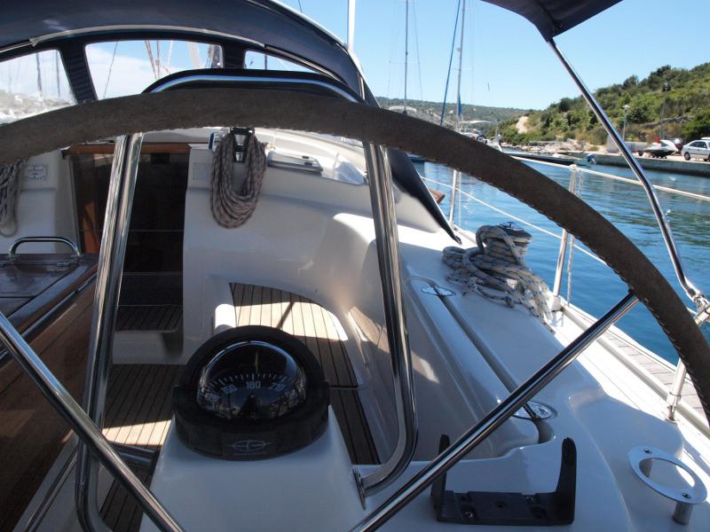 Book yachts online - sailboat - Bavaria 42 - Sea King - rent