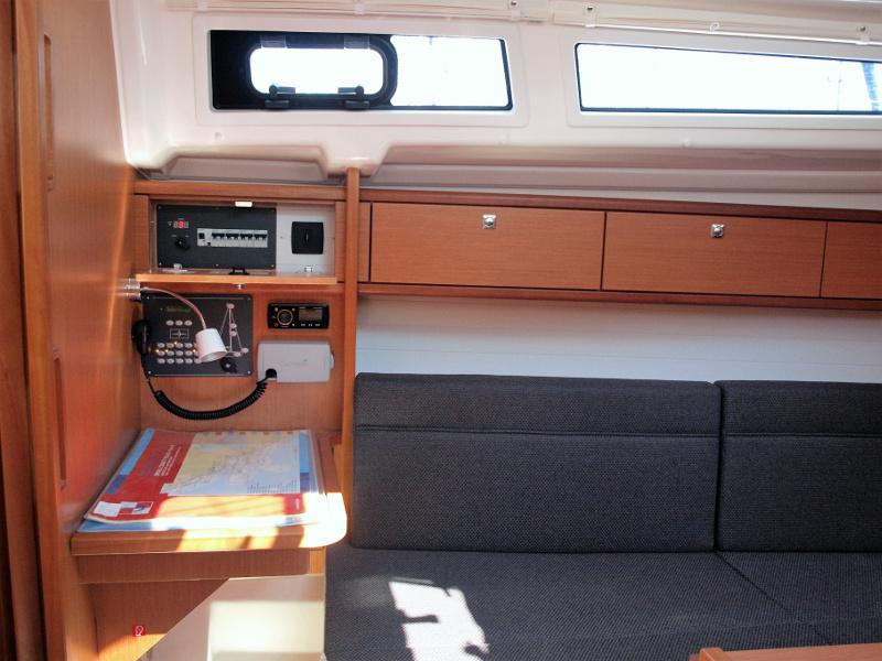 Book yachts online - sailboat - Bavaria Cruiser 33 - Sea Lion - rent