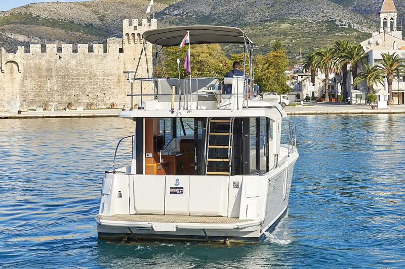 Book yachts online - motorboat - Beneteau Swift Trawler 30 - Odysseus - rent