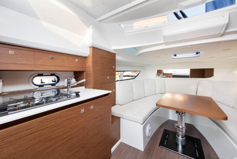 Book yachts online - motorboat - Jeanneau Cap Camarat 10.5 WA - Jeanneau Cap Camarat 10.5 WA - rent