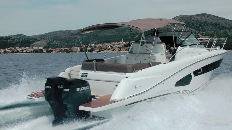 Book yachts online - motorboat - Jeanneau Cap Camarat 10.5 WA - Jeanneau Cap Camarat 10.5 WA - rent