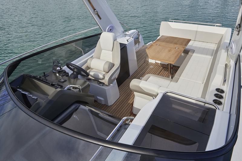 Book yachts online - motorboat - Jeanneau Leader 30 - Jeanneau Leader 30 (2018) - rent