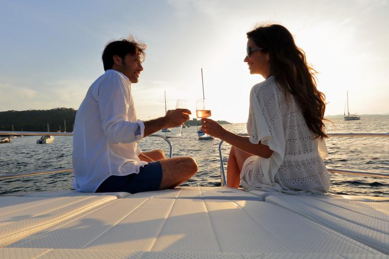 Book yachts online - motorboat - Jeanneau NC 33 - Jeanneau NC 33 - rent