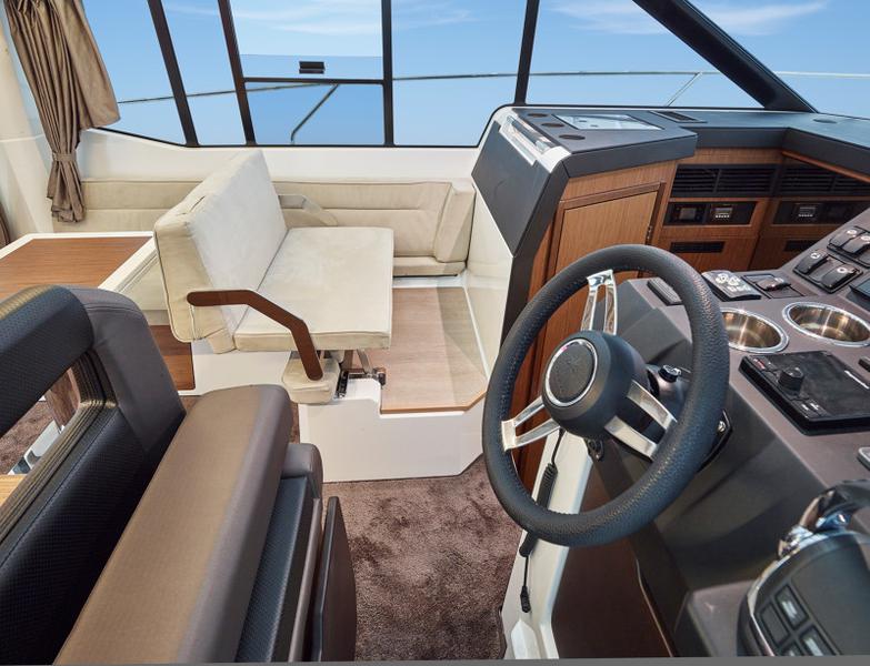 Book yachts online - motorboat - Jeanneau NC 33 - Jeanneau NC 33 - rent