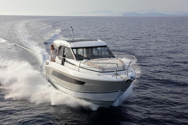 Book yachts online - motorboat - Jeanneau NC 33 - Jeanneau NC 33 - rent