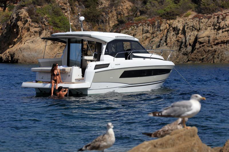 Book yachts online - motorboat - Jeanneau NC 33 - Jeanneau NC 33 - rent