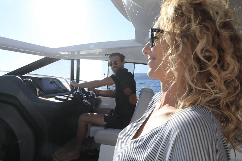 Book yachts online - motorboat - Jeanneau Leader 40 - Jeanneau Leader 40 (2019) - rent