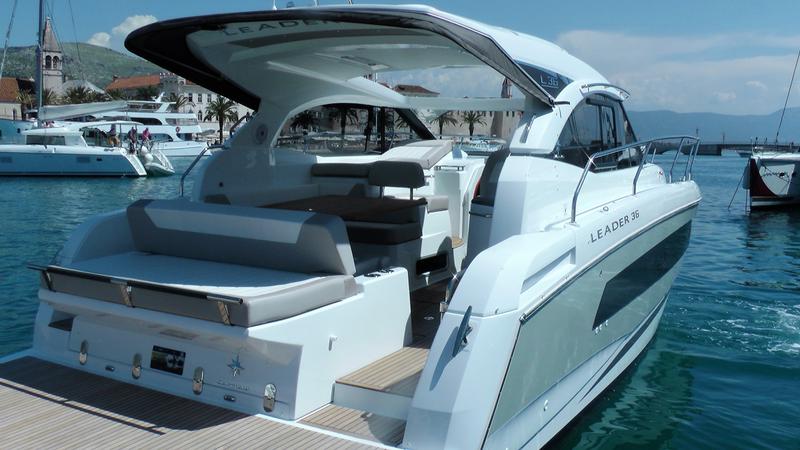 Book yachts online - motorboat - Jeanneau Leader 36 - Jeanneau Leader 36 ('17) - rent