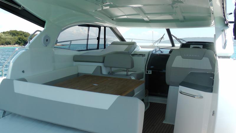 Book yachts online - motorboat - Jeanneau Leader 36 - Jeanneau Leader 36 ('17) - rent
