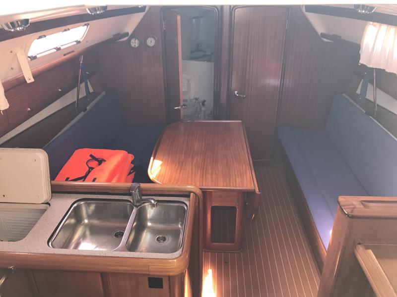 Book yachts online - sailboat - Bavaria 36 Cruiser - Scorpius - rent