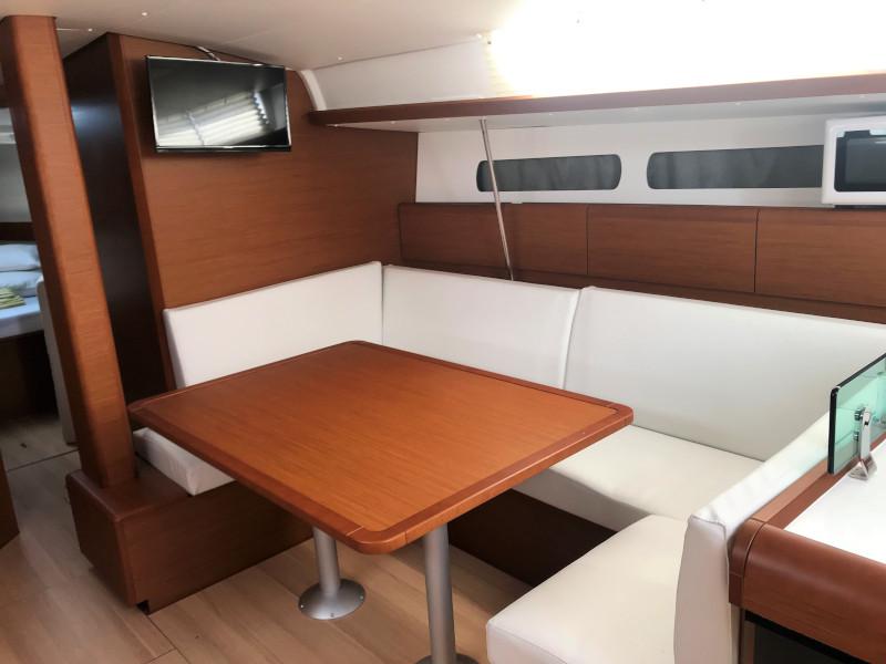 Book yachts online - sailboat - Sun Odyssey 449 - Hallyday - rent