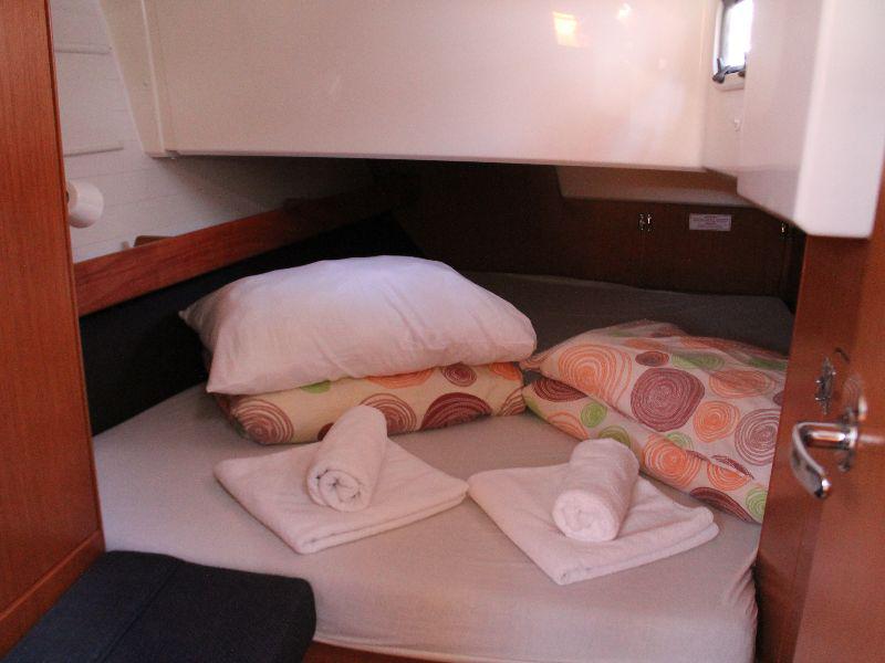 Book yachts online - sailboat - Bavaria Cruiser 41 - summer elli - rent