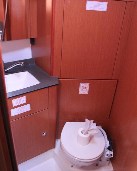 Book yachts online - sailboat - Bavaria Cruiser 41 - summer elli - rent