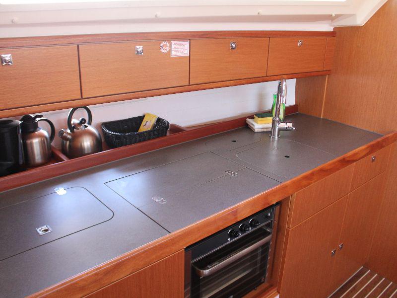 Book yachts online - sailboat - Bavaria Cruiser 41 - summer elli - rent