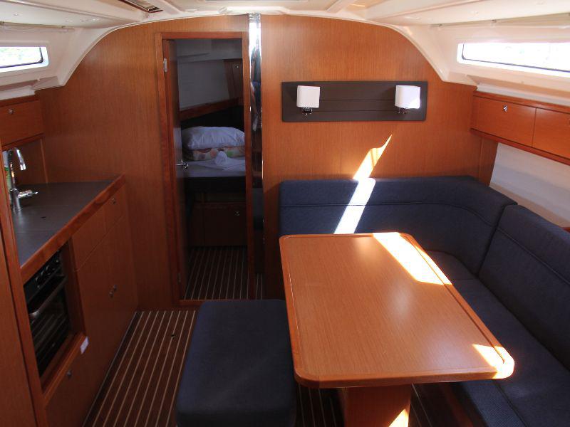 Book yachts online - sailboat - Bavaria Cruiser 41 - summer elli - rent