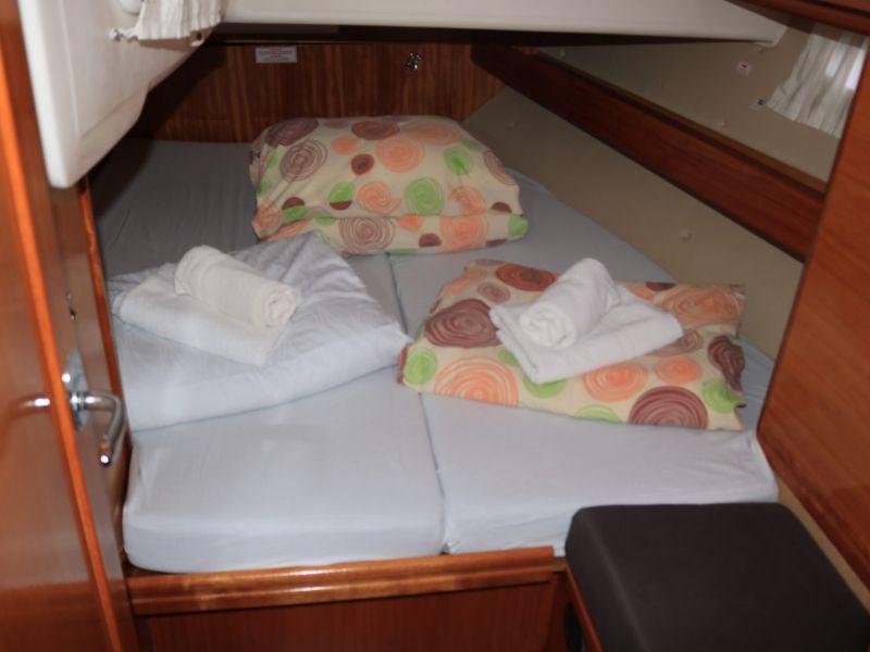 Book yachts online - sailboat - Bavaria 46 Cruiser Veritas edition - veseo - rent