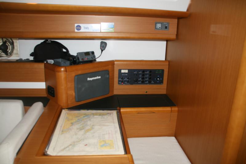 Book yachts online - sailboat - Jeanneau 53 (4cab) - Trinity - rent