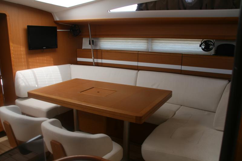 Book yachts online - sailboat - Jeanneau 53 (4cab) - Trinity - rent