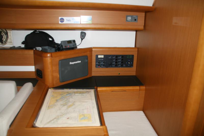 Book yachts online - sailboat - Jeanneau 53 (4cab) - Trinity - rent