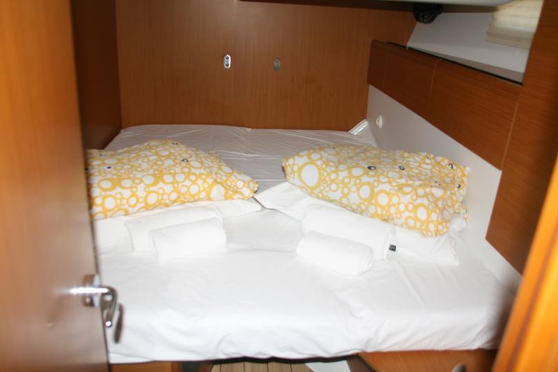 Book yachts online - sailboat - Jeanneau 53 (4cab) - Trinity - rent