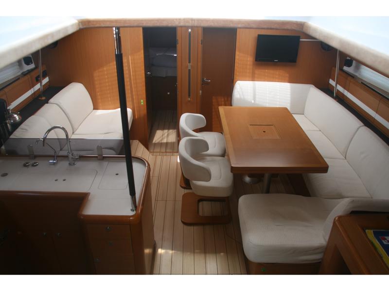Book yachts online - sailboat - Jeanneau 53 (4cab) - Trinity - rent