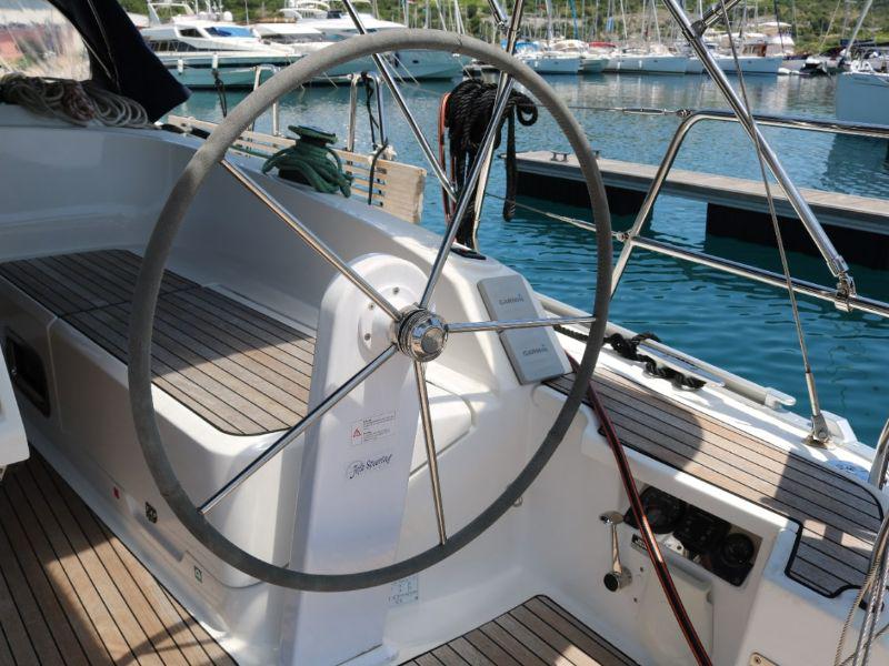 Book yachts online - sailboat - Bavaria Cruiser 37 - Bea - rent