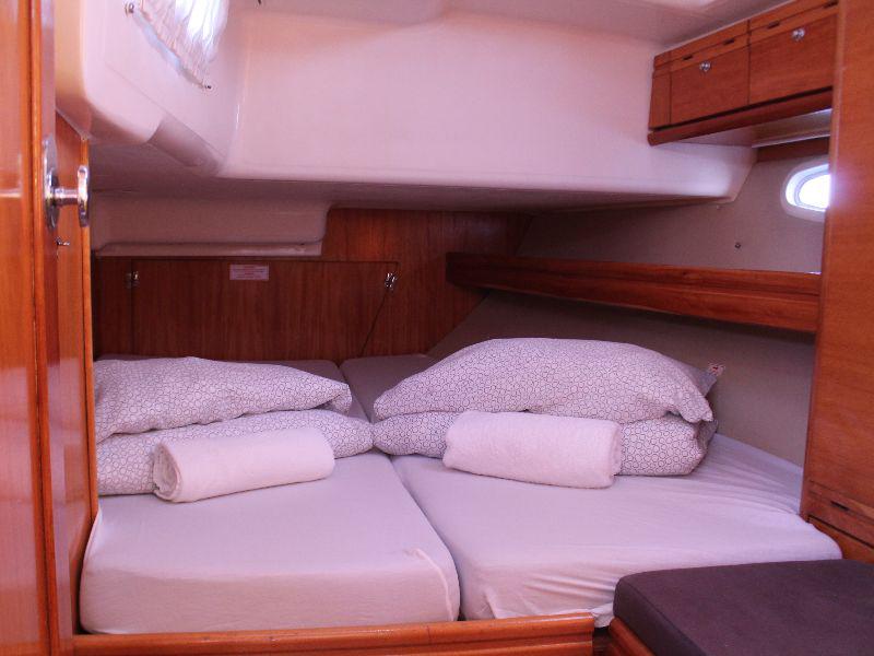 Book yachts online - sailboat - Bavaria 46 Cruiser Veritas edition - jono - rent