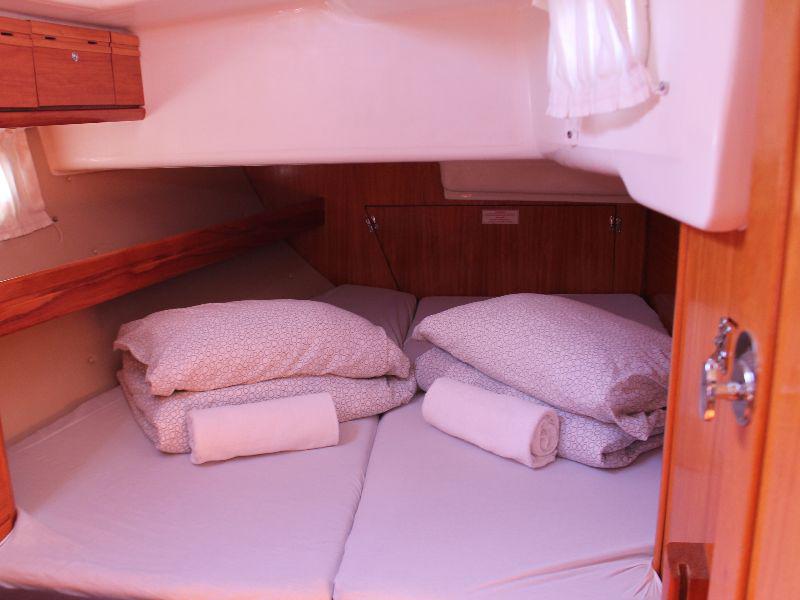 Book yachts online - sailboat - Bavaria 46 Cruiser Veritas edition - jono - rent