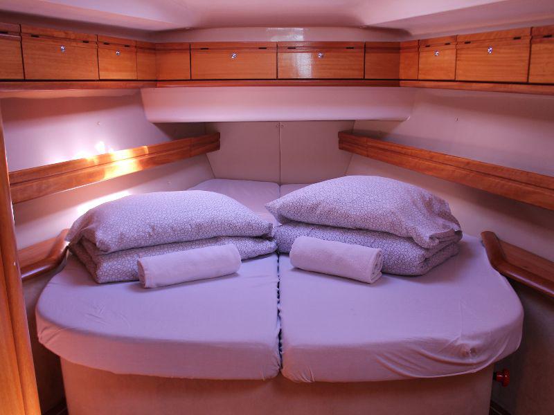 Book yachts online - sailboat - Bavaria 46 Cruiser Veritas edition - jono - rent