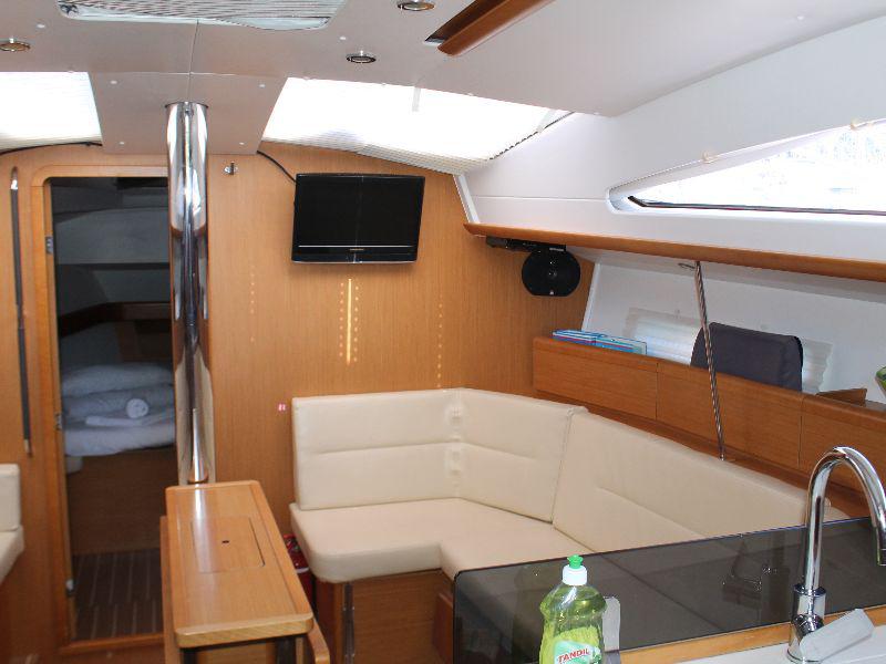 Book yachts online - sailboat - Sun Odyssey 42DS - Calameka - rent