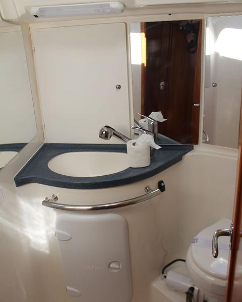 Book yachts online - sailboat - Bavaria 46 Cruiser Veritas edition - mirna - rent