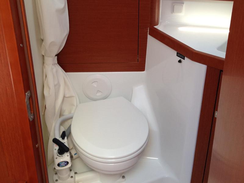 Book yachts online - sailboat - Oceanis 45 - Aeolian Wind - rent